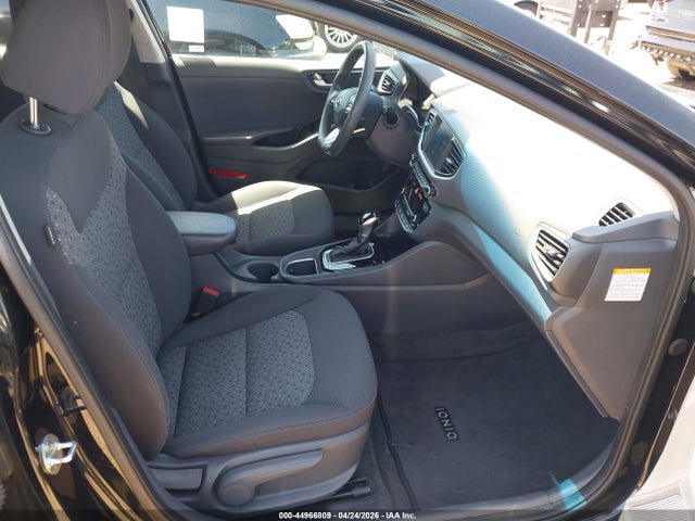 KMHC65LC8HU054578 Hyundai Ioniq Hybrid Blue