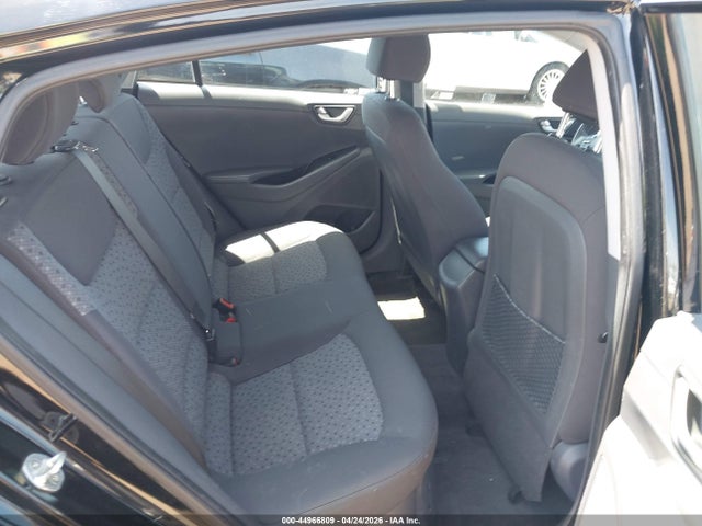 KMHC65LC8HU054578 Hyundai Ioniq Hybrid Blue