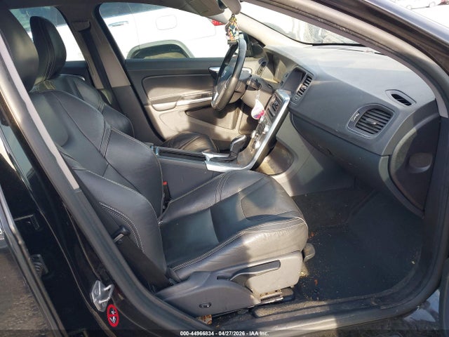 Aukcja sprzedaży 2017 Volvo S60 T5 Dynamic, vin: YV126MFL3H2425030, numer aukcji: 44966834