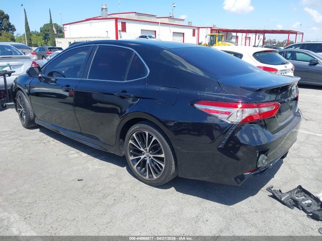 4T1B11HK2JU090114 Toyota CAMRY SE