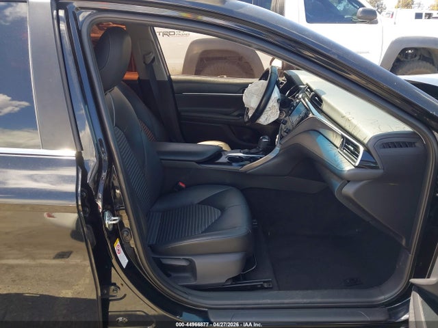 4T1B11HK2JU090114 Toyota CAMRY SE