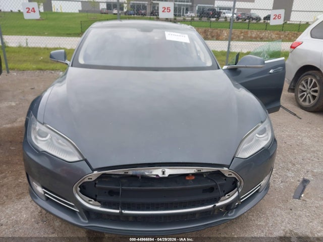 44966894 :رقم المزاد ، 5YJSA1CN5DFP21635 vin ، 2013 Tesla Model S مزاد بيع