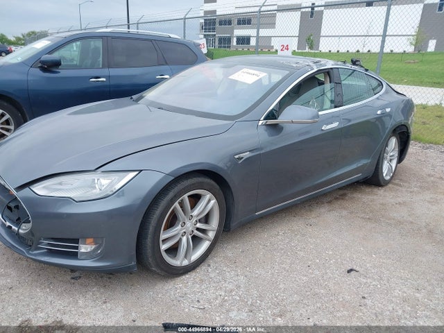 44966894 :رقم المزاد ، 5YJSA1CN5DFP21635 vin ، 2013 Tesla Model S مزاد بيع