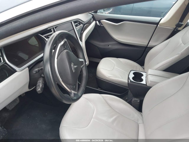 44966894 :رقم المزاد ، 5YJSA1CN5DFP21635 vin ، 2013 Tesla Model S مزاد بيع