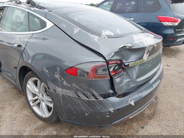 44966894 :رقم المزاد ، 5YJSA1CN5DFP21635 vin ، 2013 Tesla Model S مزاد بيع
