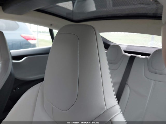 44966894 :رقم المزاد ، 5YJSA1CN5DFP21635 vin ، 2013 Tesla Model S مزاد بيع