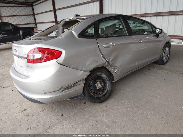 44966900 :رقم المزاد ، 3FADP4AJ6CM218852 vin ، 2012 Ford Fiesta S مزاد بيع