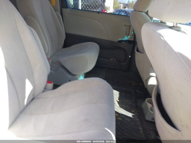 44966980 :رقم المزاد ، 5TDJK3DC5ES094112 vin ، 2014 Toyota Sienna Le 7 Passenger مزاد بيع
