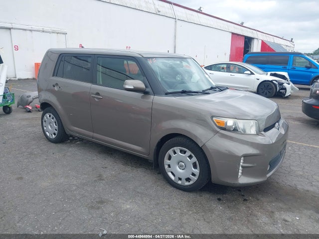 Scion XB 2015 JTLZE4FEXFJ074701 головне зображення
