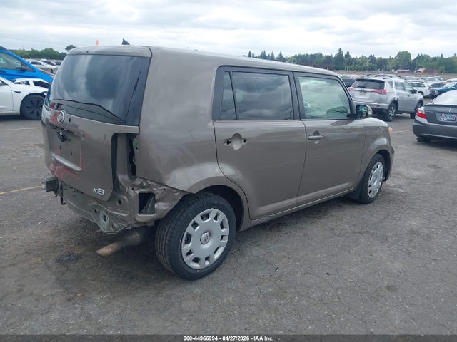 Scion XB 2015 JTLZE4FEXFJ074701 Image 4