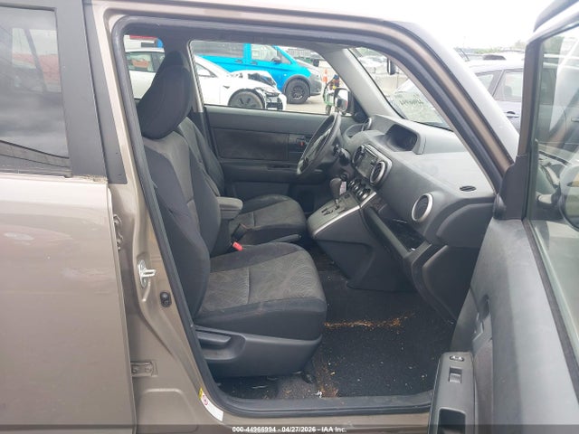 Scion XB 2015 JTLZE4FEXFJ074701 Image 5