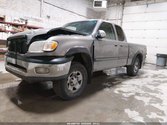 44967184 :رقم المزاد ، 5TBBT4416YS085650 vin ، 2000 Toyota Tundra Sr5 V8 مزاد بيع