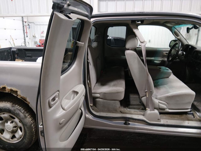 44967184 :رقم المزاد ، 5TBBT4416YS085650 vin ، 2000 Toyota Tundra Sr5 V8 مزاد بيع