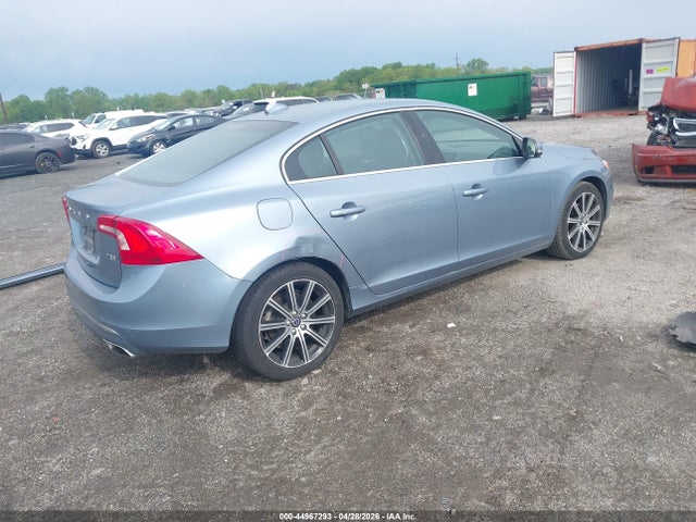 2017 Volvo S60 Inscription T5 Platinum მანქანა იყიდება აუქციონზე, vin: LYV402HM0HB132906, აუქციონის ნომერი: 44967293