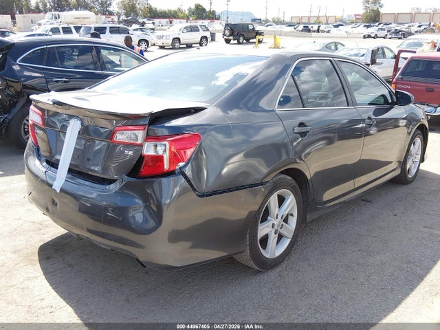 44967405 :رقم المزاد ، 4T1BF1FK4EU435489 vin ، 2014 Toyota Camry Se مزاد بيع