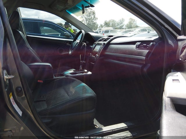 44967405 :رقم المزاد ، 4T1BF1FK4EU435489 vin ، 2014 Toyota Camry Se مزاد بيع
