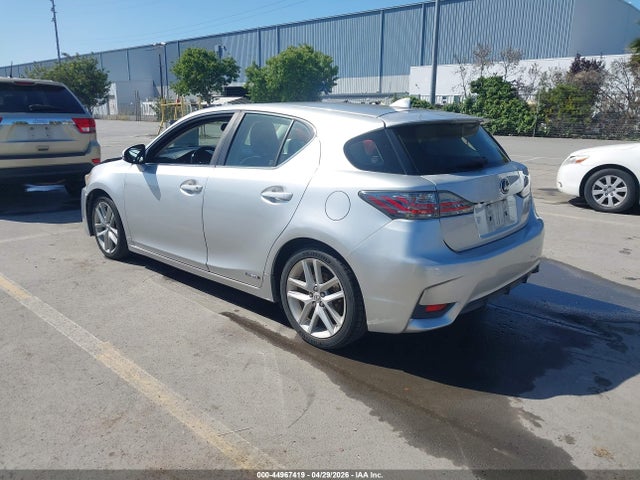 JTHKD5BHXF2246532 Lexus CT 200H