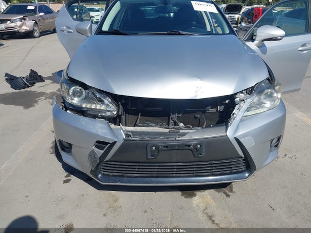 JTHKD5BHXF2246532 Lexus CT 200H