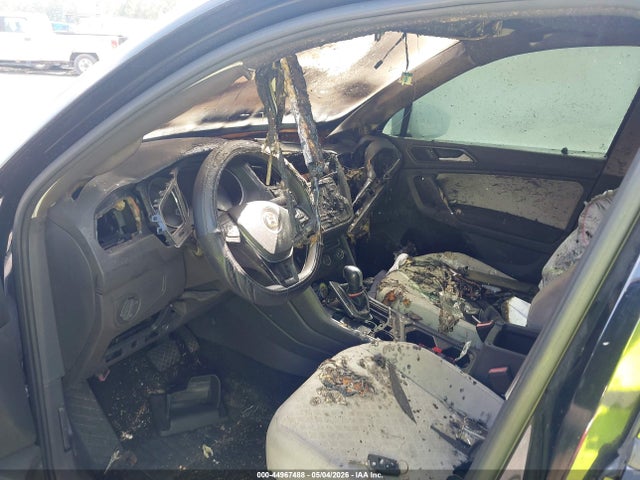 44967488 :رقم المزاد ، 3VV1B7AX7JM084868 vin ، 2018 Volkswagen Tiguan 2.0t S مزاد بيع