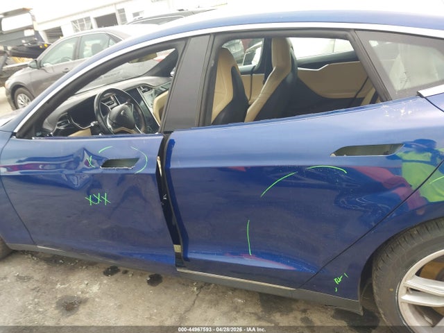 Продаж на аукціоні авто 2015 Tesla Model S 70d/85d/p85d, vin: 5YJSA1E25FF101311, номер лоту: 44967593