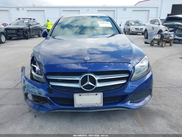 44967610 :رقم المزاد ، 55SWF4JB2JU235758 vin ، 2018 Mercedes-benz C 300 مزاد بيع