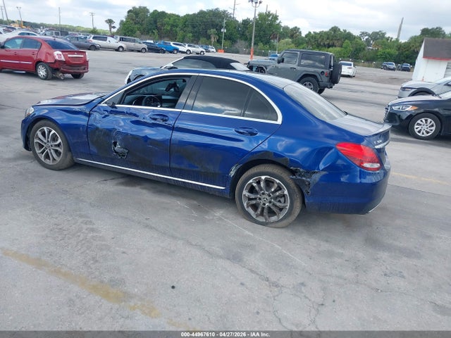 44967610 :رقم المزاد ، 55SWF4JB2JU235758 vin ، 2018 Mercedes-benz C 300 مزاد بيع