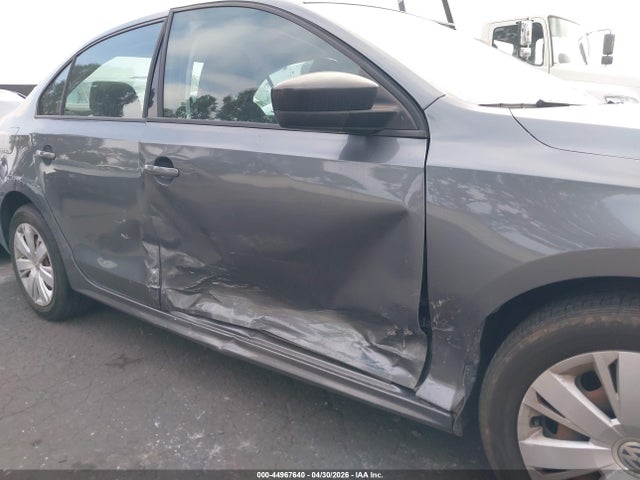 2013 Volkswagen Jetta 2.0l S მანქანა იყიდება აუქციონზე, vin: 3VW2K7AJ3DM365260, აუქციონის ნომერი: 44967640