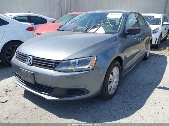 2013 Volkswagen Jetta 2.0l S მანქანა იყიდება აუქციონზე, vin: 3VW2K7AJ3DM365260, აუქციონის ნომერი: 44967640
