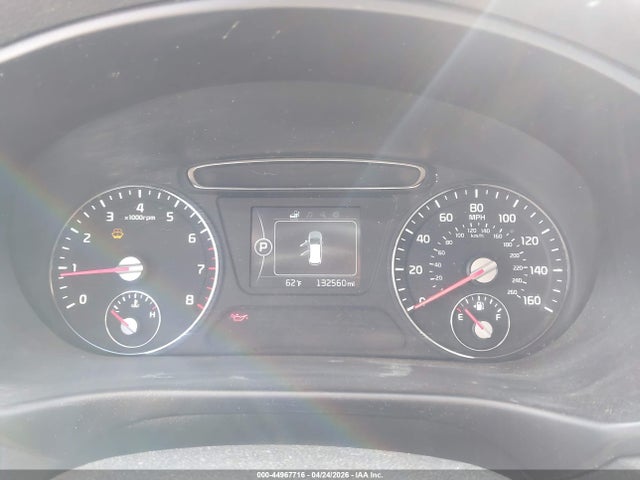 5XYPGDA56GG175806 KIA Sorento 3.3l Lx