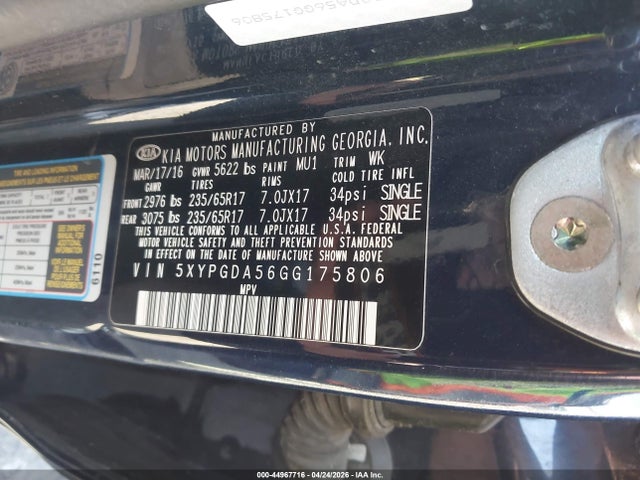 5XYPGDA56GG175806 KIA Sorento 3.3l Lx