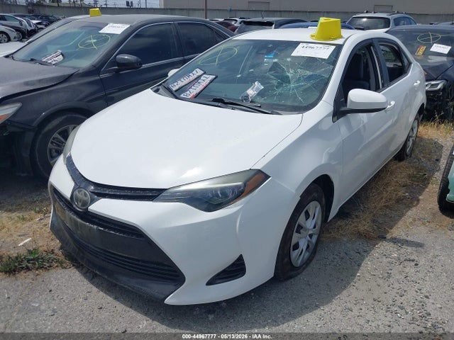Toyota COROLLA L 2017 5YFBURHEXHP714043 Image 2