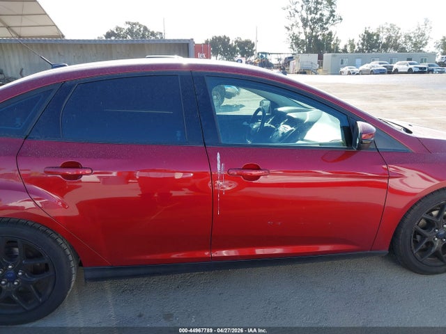 Ford FOCUS SE 2016 1FADP3F29GL256045 Image 13