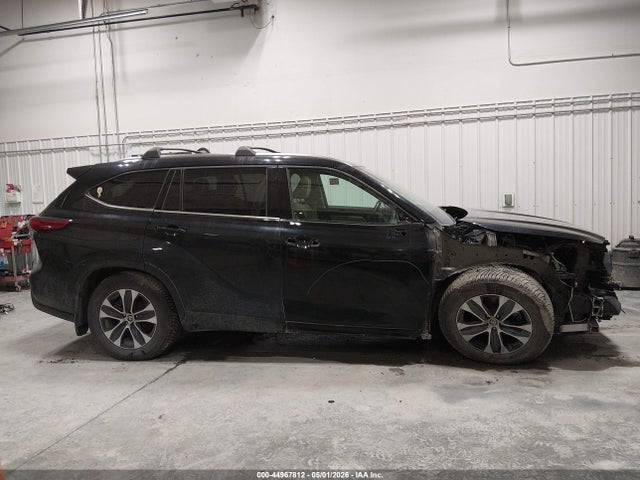 Toyota Highlander Xle 2021 5TDHZRBHXMS102473 Image 14
