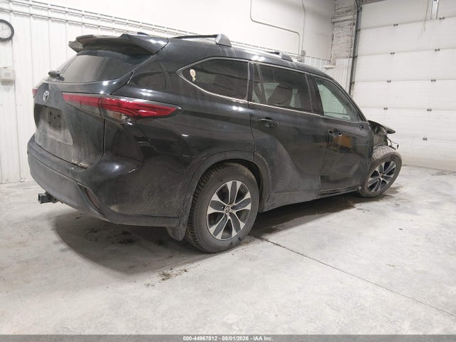 Toyota Highlander Xle 2021 5TDHZRBHXMS102473 Image 4