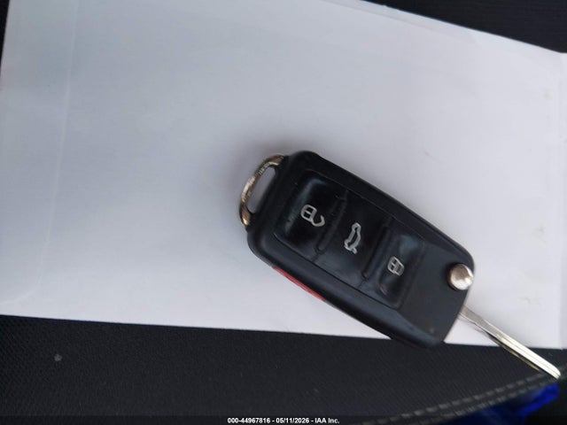 44967816 :رقم المزاد ، 3VW5P7AT3EM808217 vin ، 2014 Volkswagen Beetle 2.5l مزاد بيع