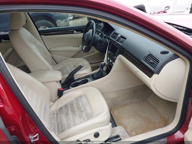 44967843 :رقم المزاد ، 1VWCV7A33FC031294 vin ، 2015 Volkswagen Passat 2.0l Tdi Sel Premium مزاد بيع