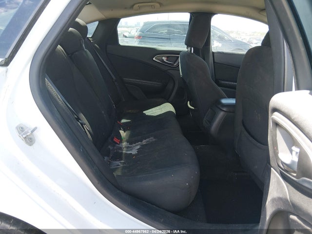 44967962 :رقم المزاد ، 1C3CCCAB3FN624669 vin ، 2015 Chrysler 200 Limited مزاد بيع