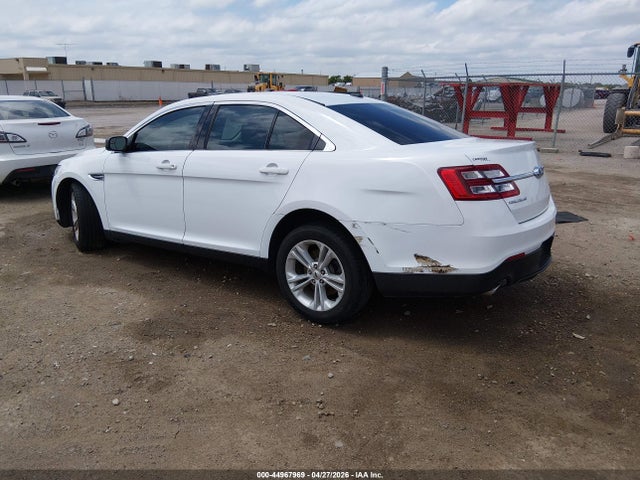 Ford TAURUS SE 2018 1FAHP2D88JG129399 Image 3