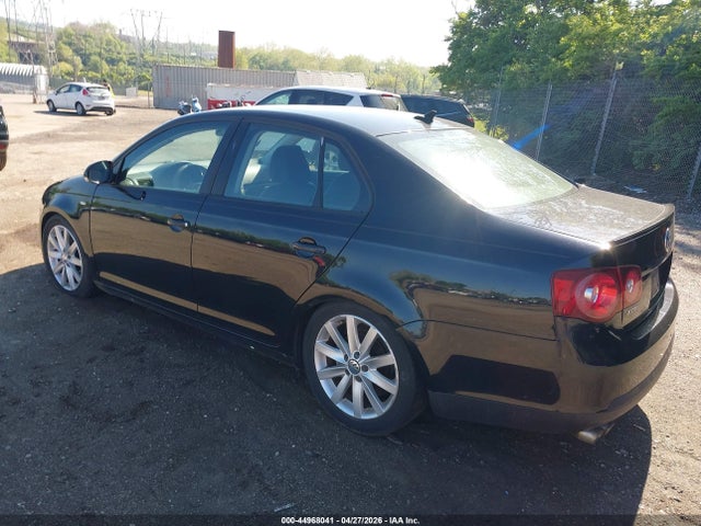 44968041 :رقم المزاد ، 3VWRJ7AJ8AM018648 vin ، 2010 Volkswagen Jetta Wolfsburg Edition مزاد بيع