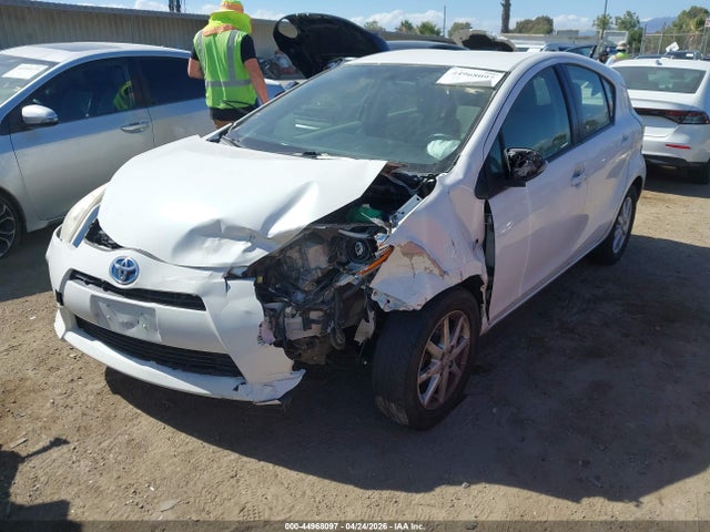 Toyota Prius C Four/one/three/two 2014 JTDKDTB32E1558858 Image 2