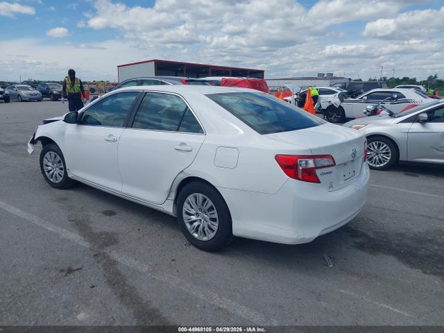 44968105 :رقم المزاد ، 4T4BF1FK9ER404714 vin ، 2014 Toyota Camry Le مزاد بيع