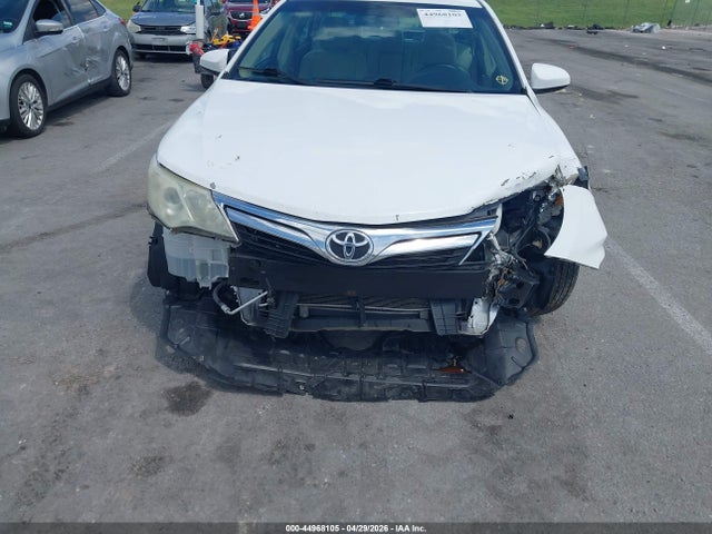 44968105 :رقم المزاد ، 4T4BF1FK9ER404714 vin ، 2014 Toyota Camry Le مزاد بيع