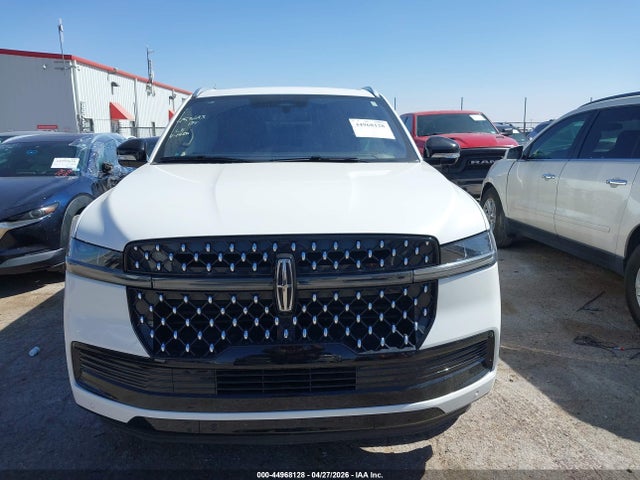 5LMJJ3TG8SEL11783 Lincoln Navigator Black Label L