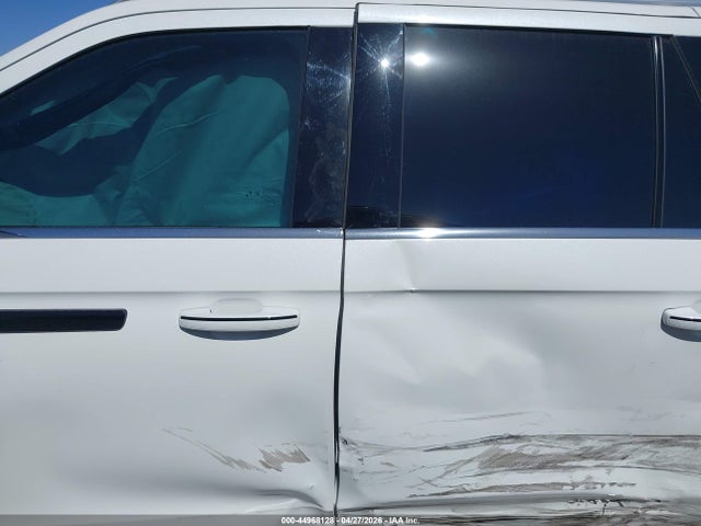 5LMJJ3TG8SEL11783 Lincoln Navigator Black Label L
