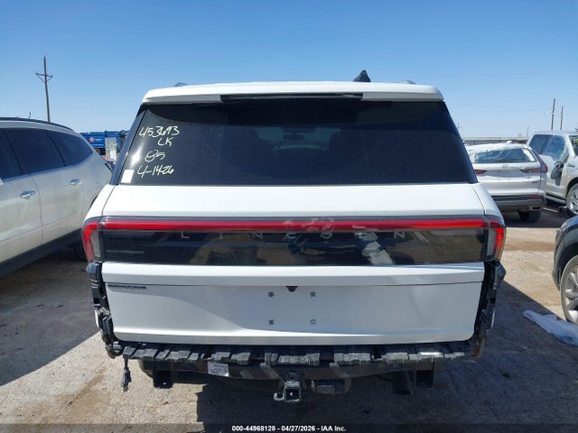 5LMJJ3TG8SEL11783 Lincoln Navigator Black Label L