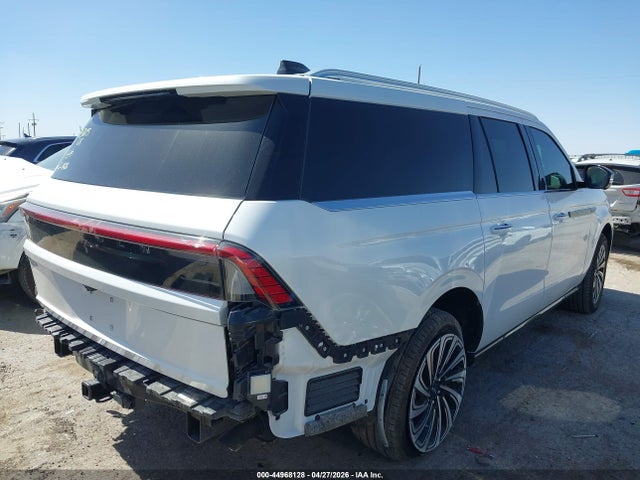 5LMJJ3TG8SEL11783 Lincoln Navigator Black Label L