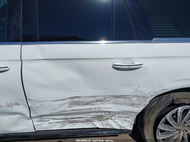 5LMJJ3TG8SEL11783 Lincoln Navigator Black Label L