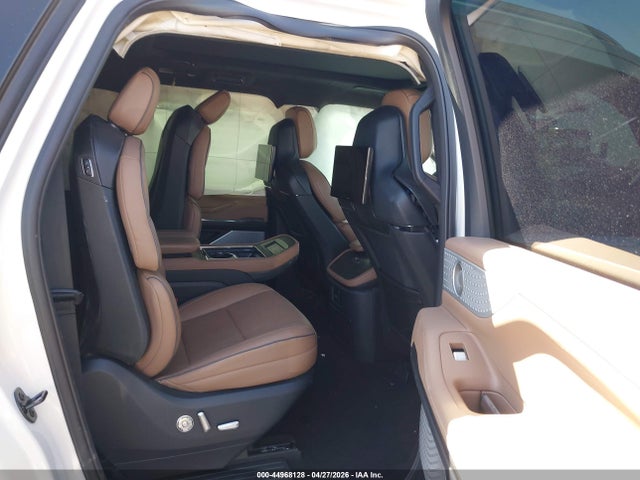 5LMJJ3TG8SEL11783 Lincoln Navigator Black Label L