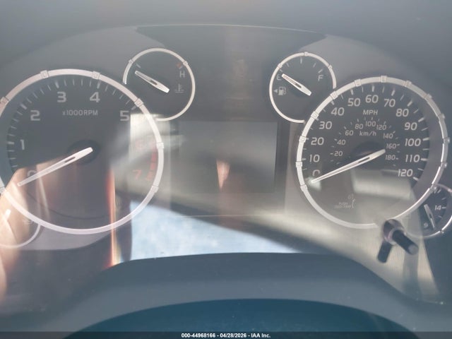 5TFDY5F17GX550692 Toyota Tundra Sr5 5.7l V8