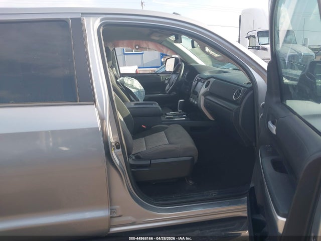 5TFDY5F17GX550692 Toyota Tundra Sr5 5.7l V8